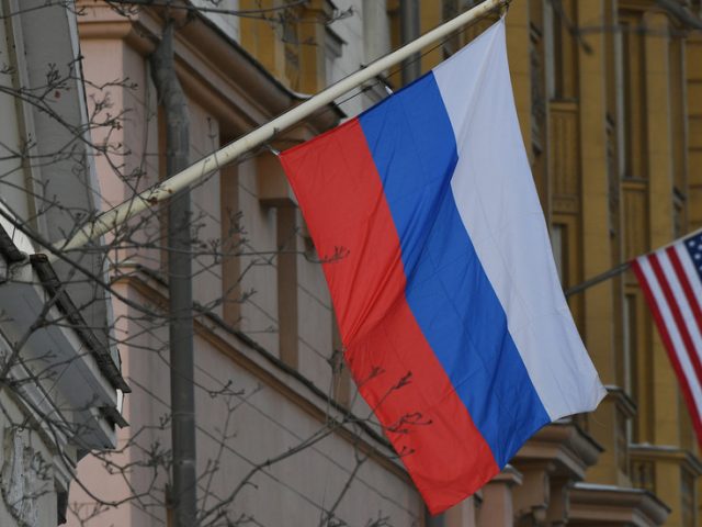 American Embassy in Moscow puts halt on issuing travel & business visas to Russians, amid growing row over expulsion of diplomats