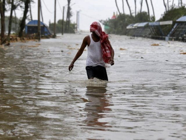 Cyclone Yaas batters India’s eastern coast: deaths reported as homes destroyed and airports close (VIDEOS)