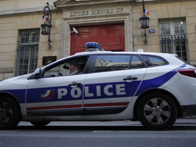 One killed and several injured after car crashes into diners at outdoor café in Paris (VIDEO)