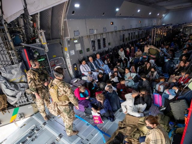 ‘Not enough time to fly everyone out’ of Kabul by August 31, Maas says as 100 Germans & their families remain in Afghanistan
