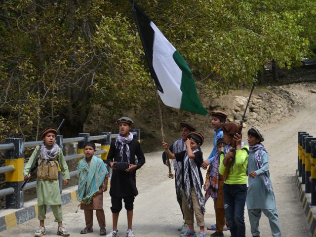 Child soldiers are OK if they’re anti-Taliban? AFP takes flak over photos of ‘armed’ Afghan kids waving flag of local resistance