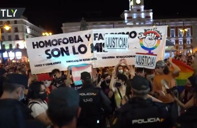 LGBTQ activists protest against homophobic violence in Madrid despite victim of alleged attack withdrawing his testimony (VIDEO)
