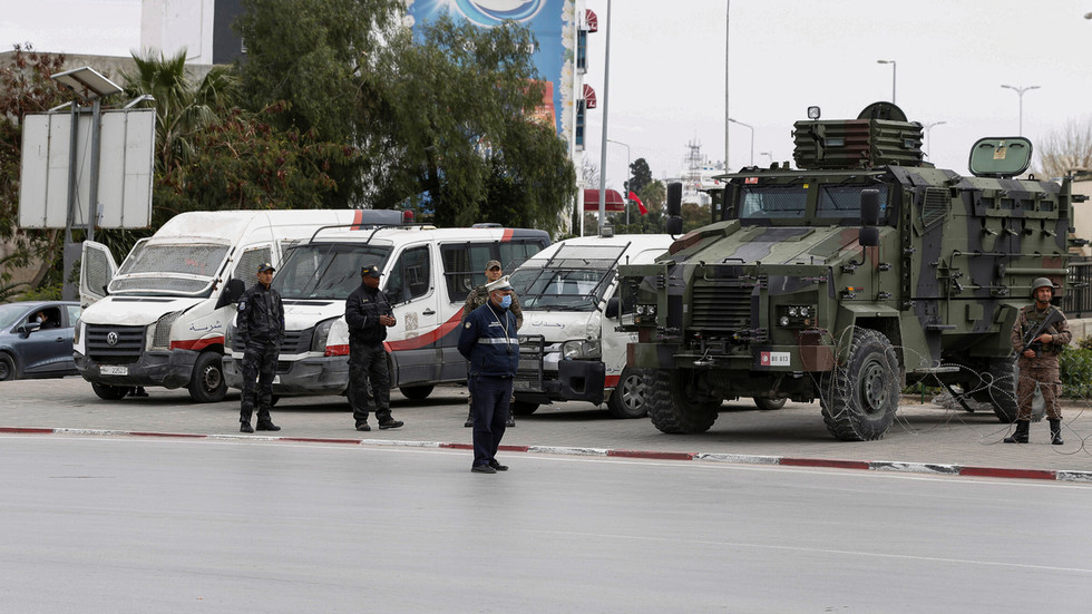 Tunisian forces