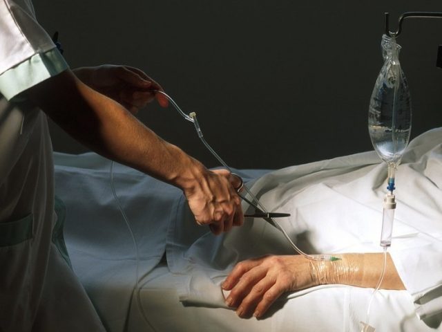 Assisted death only for vaccinated, euthanasia association says