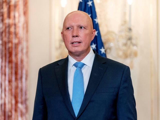 Australian defense minister ‘hurt’ by mean tweet wins court battle