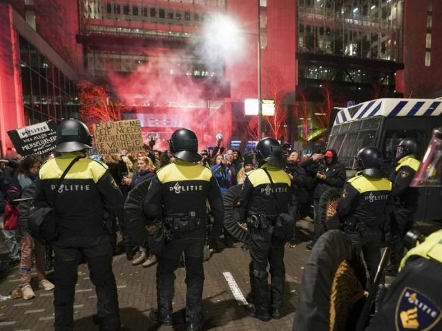 WATCH: Protesters, police clash after new Covid restrictions announced in the Netherlands
