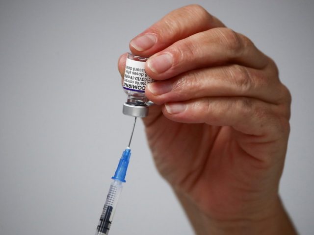 EU to tighten travel rules, bar unvaxxed from bloc