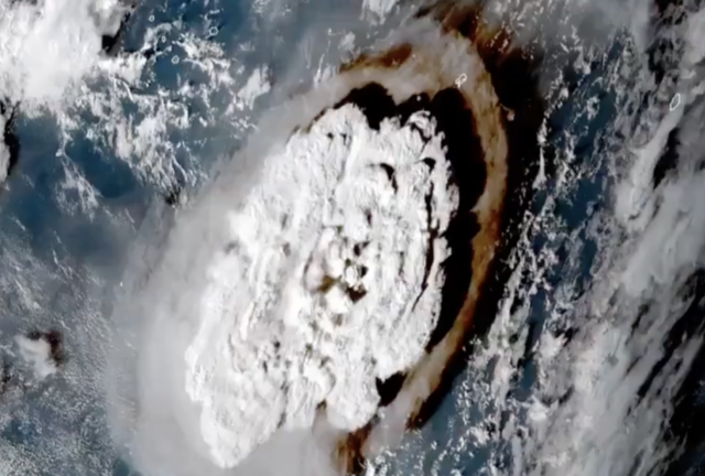 Tsunami waves from Tonga arrive in California (VIDEOS)