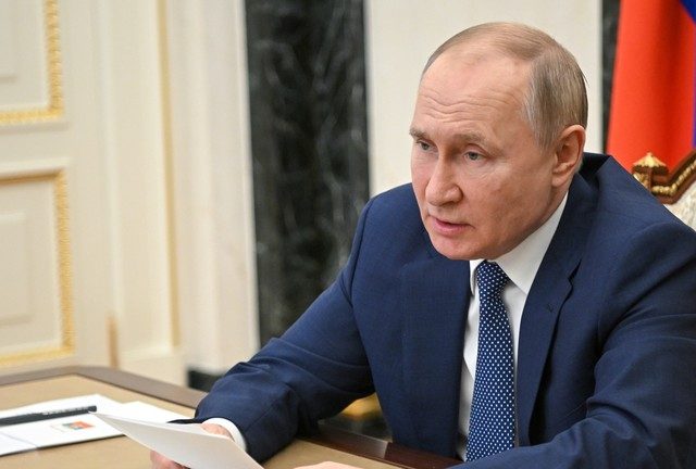 Putin tells Ukraine how to end Donbass war