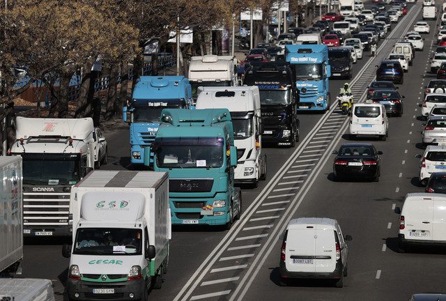 Striking truckers reject Spain’s offer of half-billion euros