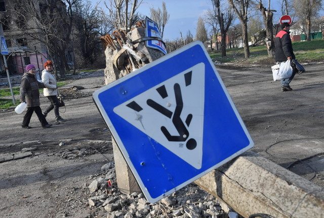 Ukraine confirms Mariupol evacuation