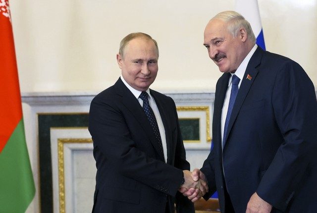 Belarus explains nuke talks with Russia