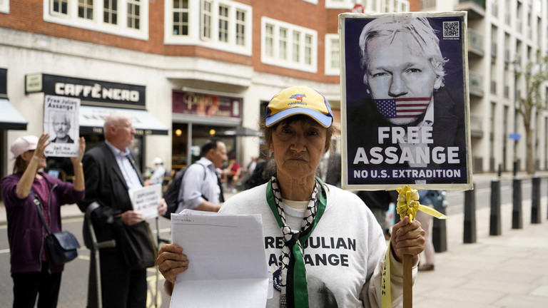 Julian Assange’s