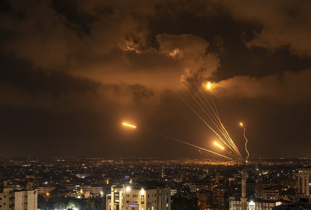 Palestinian militants say 100 rockets launched at Israel (VIDEOS)