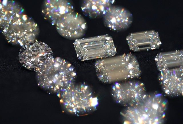 Sanctioned Russian diamonds flowing to global market – Bloomberg