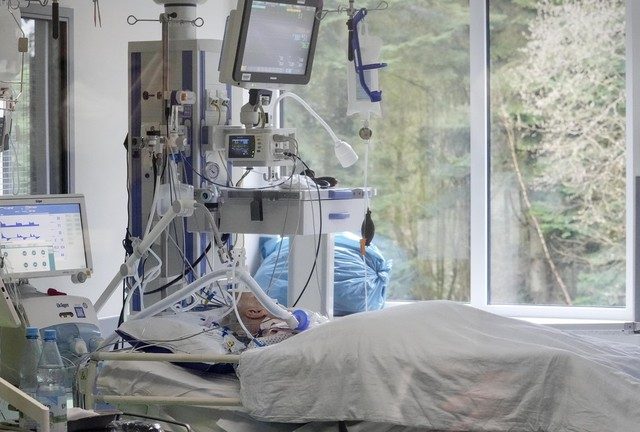 German health minister warns of hospital closures