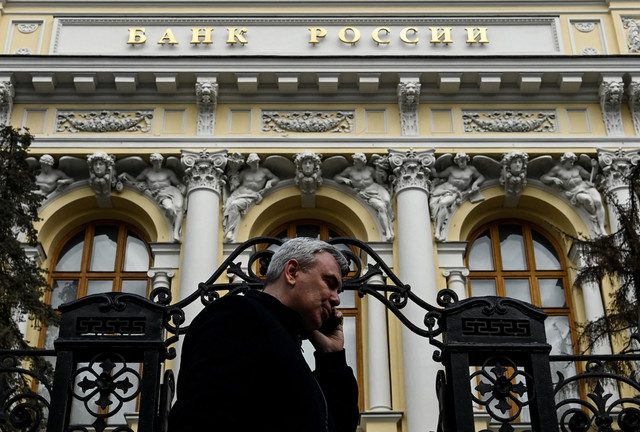 Russia posts record current account surplus