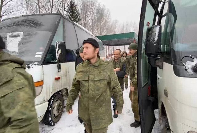 Dozens of Russian soldiers return from Ukrainian captivity – Moscow
