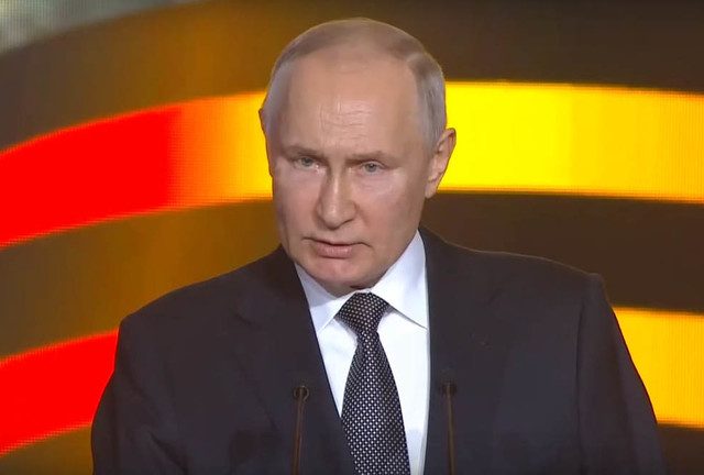 Putin issues warning to West at Stalingrad event