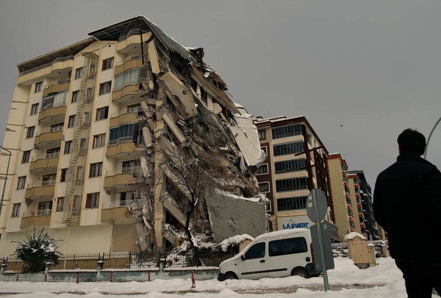 Death toll of Türkiye-Syria quakes rises to 6,700+