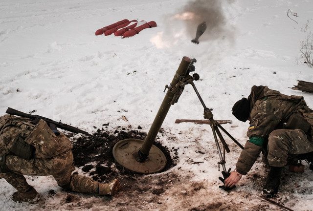 Zelensky changes stance on key battle in Donbass