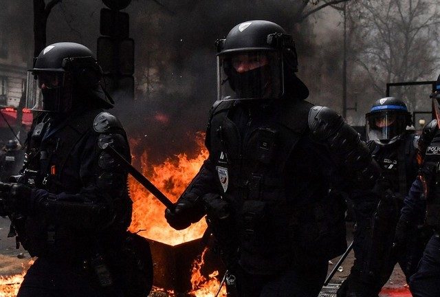 Paris protest turns violent (VIDEOS)