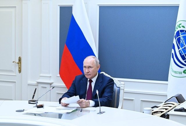 West’s debt addiction could trigger new global financial crisis – Putin