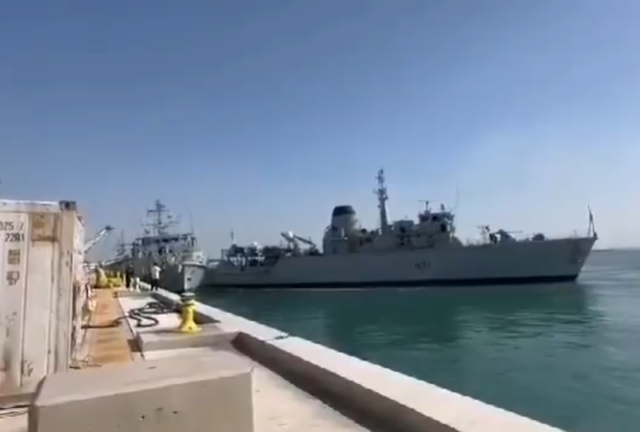 British warships collide in Persian Gulf (VIDEO)