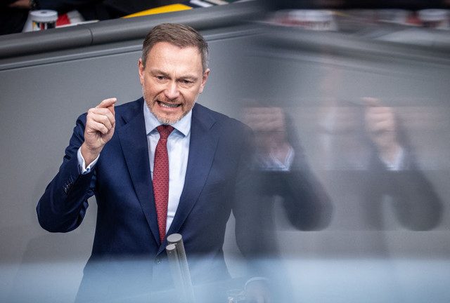 Germany ‘getting poorer’ – finance minister